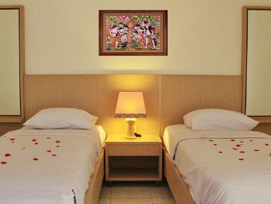 Hotel Marni Mulya Surakarta  ภายนอก รูปภาพ