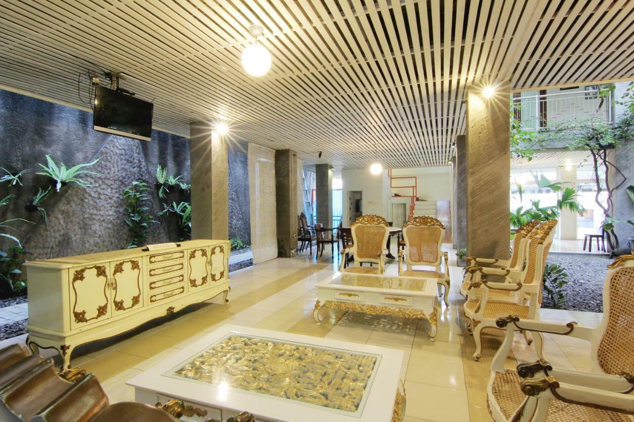 Hotel Marni Mulya Surakarta  ภายนอก รูปภาพ