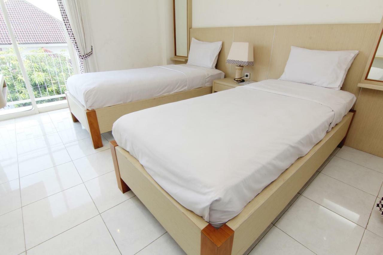 Hotel Marni Mulya Surakarta  ภายนอก รูปภาพ