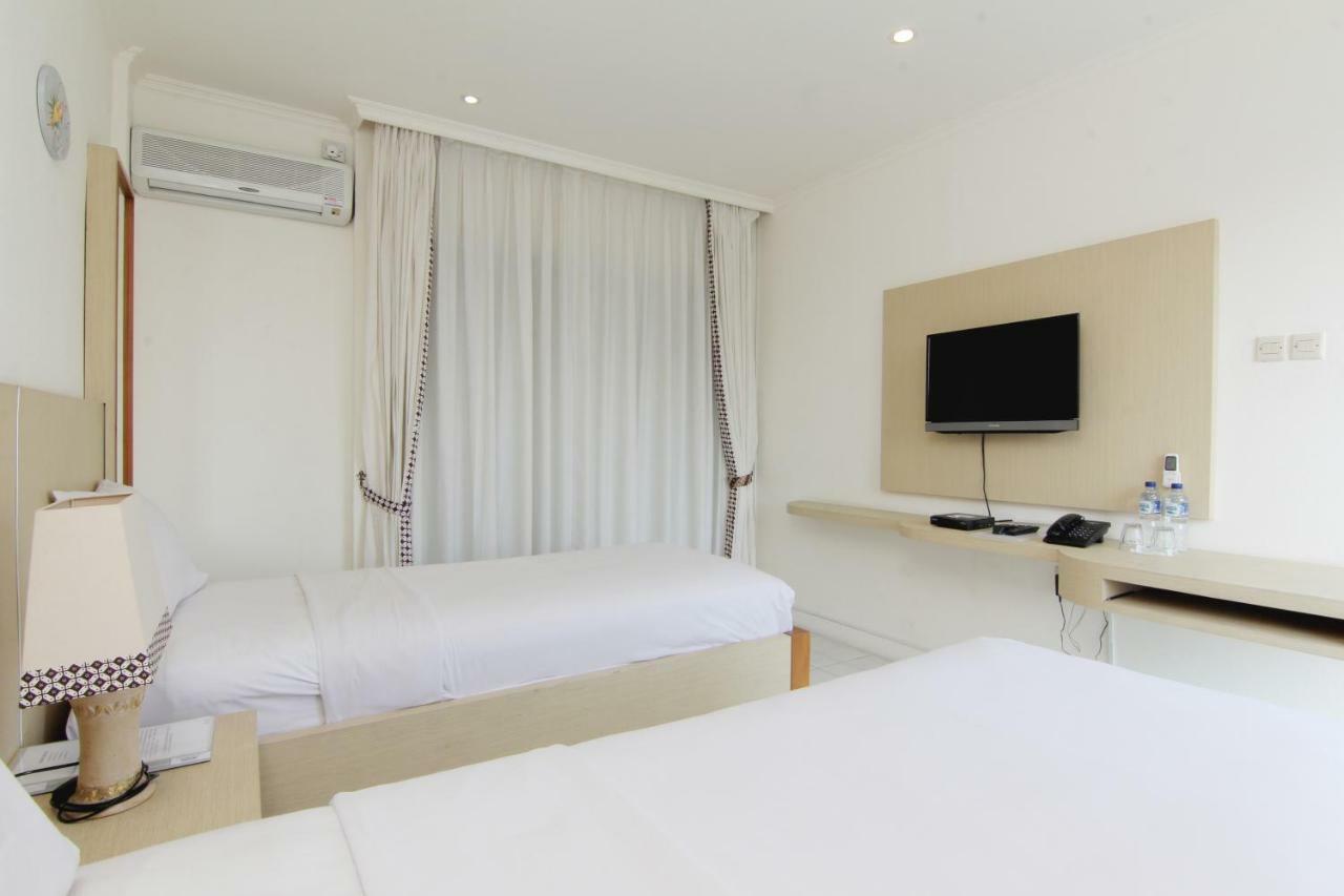 Hotel Marni Mulya Surakarta  ภายนอก รูปภาพ