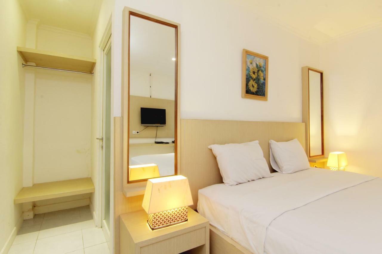 Hotel Marni Mulya Surakarta  ภายนอก รูปภาพ