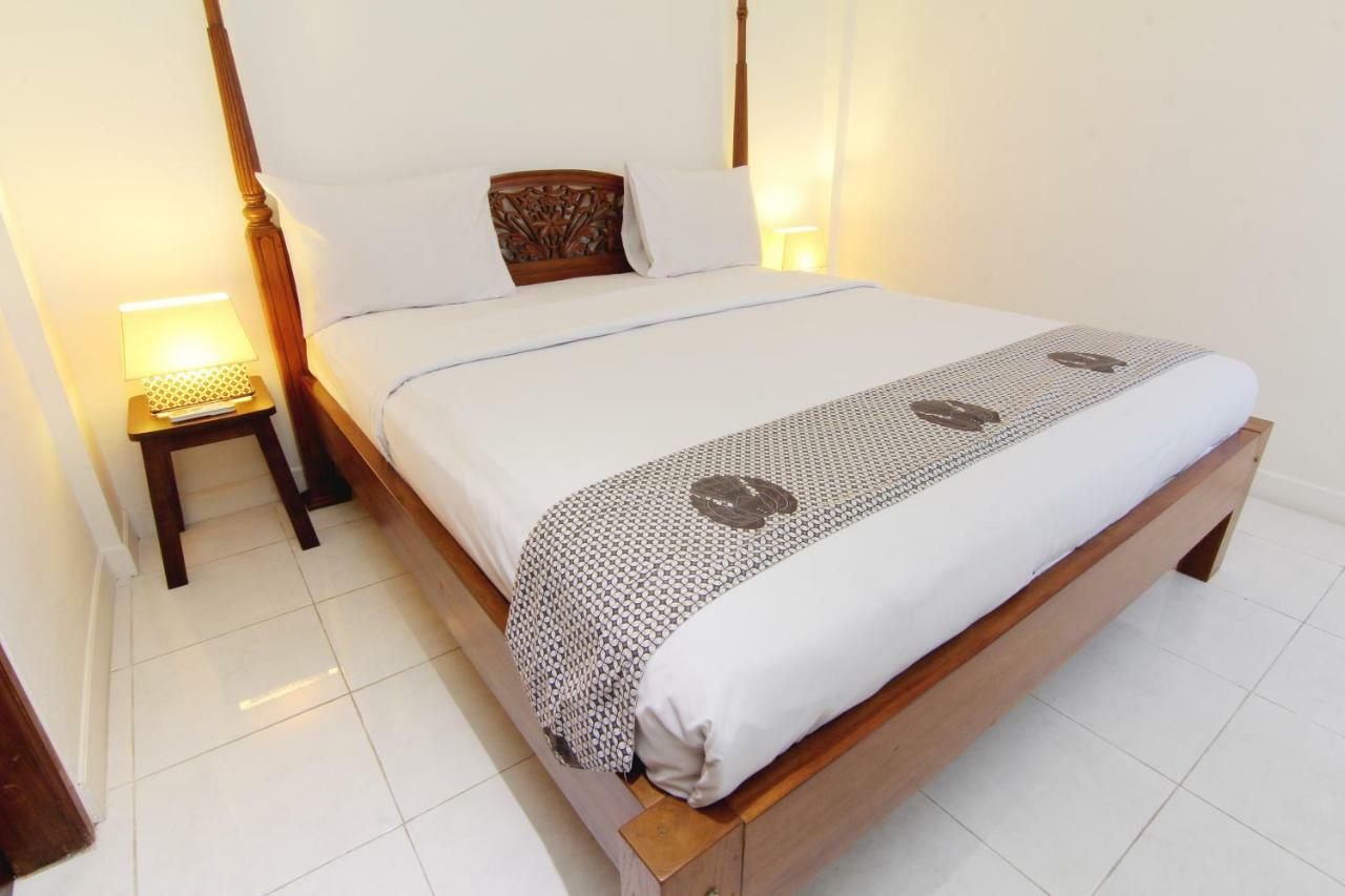 Hotel Marni Mulya Surakarta  ภายนอก รูปภาพ