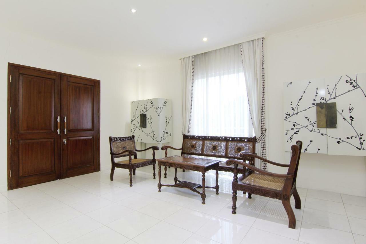 Hotel Marni Mulya Surakarta  ภายนอก รูปภาพ